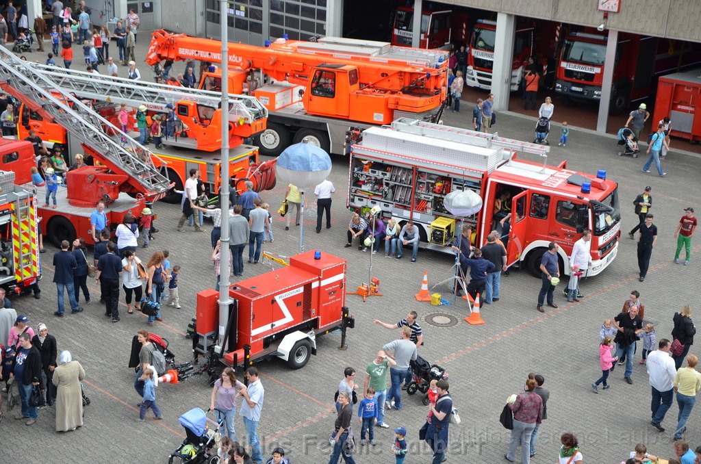 Tag der Offenen Tuer BF Koeln Weidenpesch Scheibenstr P721.JPG